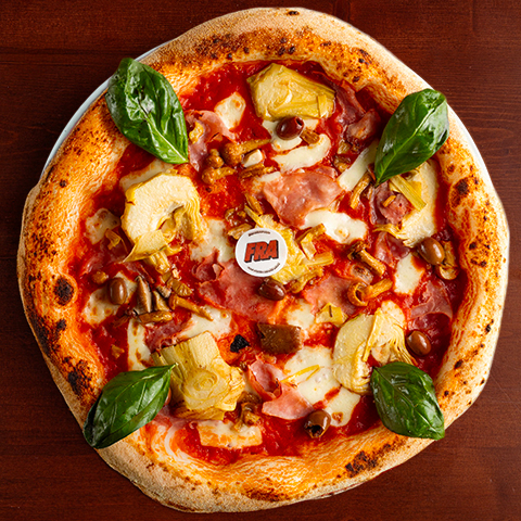 Pizza Capricciosa con Pomodoro La Concettina e Fiordilatte dei Monti Lattari